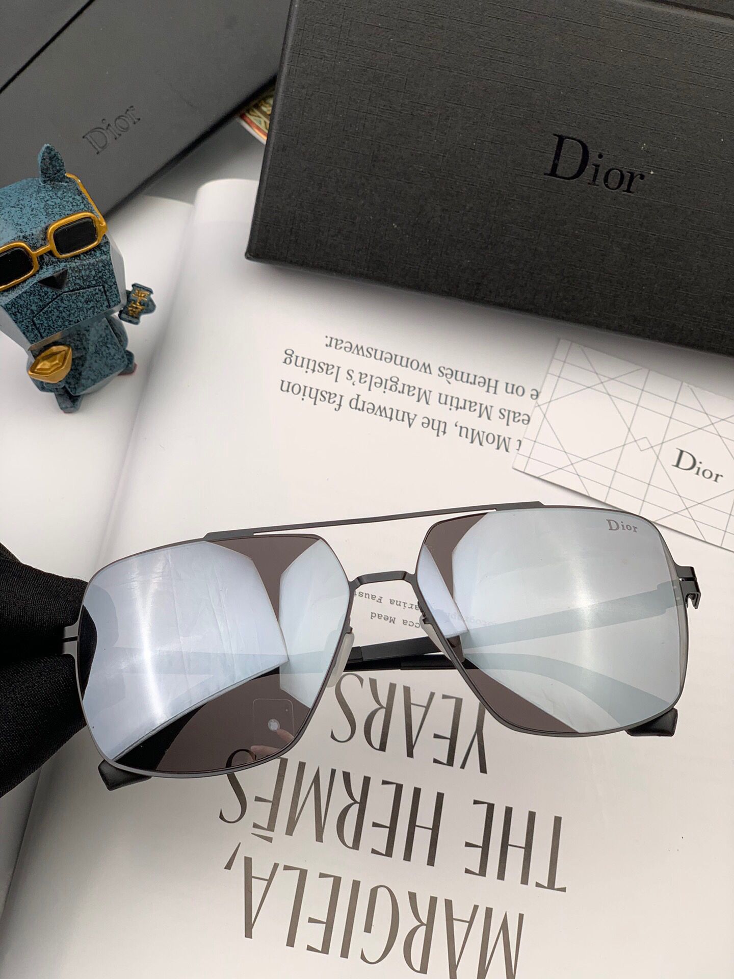 Dior迪奥2023春夏新款高清尼龙镜片情侣款太阳眼镜