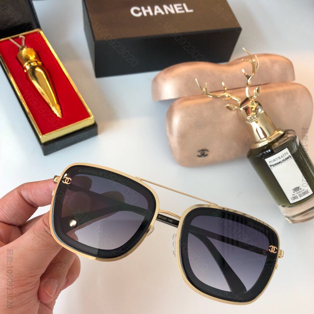 CHANEL香奈儿经典框型双C logo 女士太阳眼镜