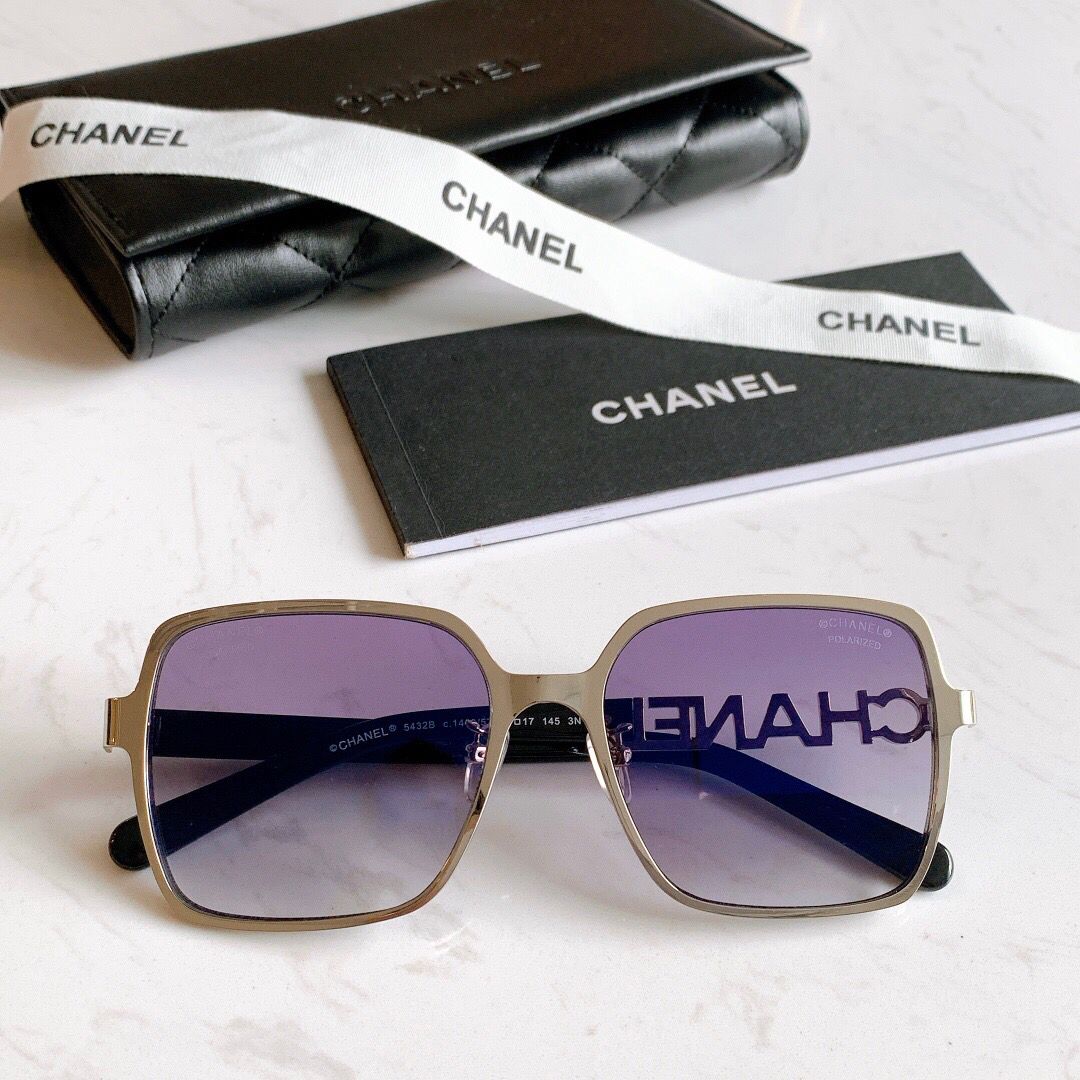 精仿香奈儿女士眼镜 香奈儿不对称CHANEL字样logo镶钻太阳眼镜 精仿CHANEL眼镜 