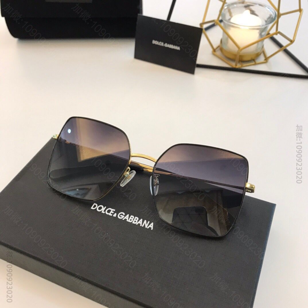 Dolce&Gabbana杜嘉班纳镜框英文字母标识男女通用太阳眼镜