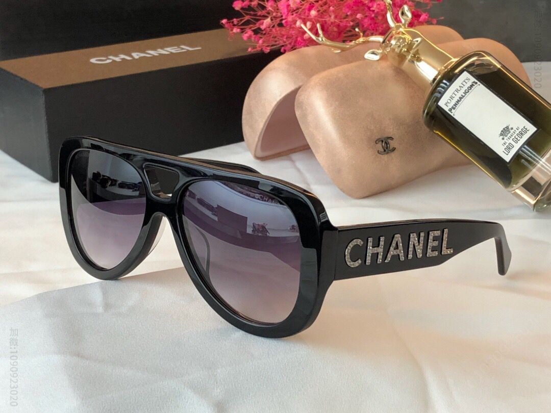 CHANEL香奈儿字母logo镶嵌钻石大框蛤蟆镜太阳眼镜