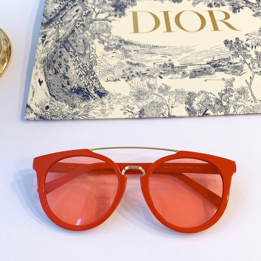复刻迪奥女款眼镜 Dior迪奥简约风格复古百搭彩色墨镜太阳眼镜 复刻迪奥女款眼镜价格 
