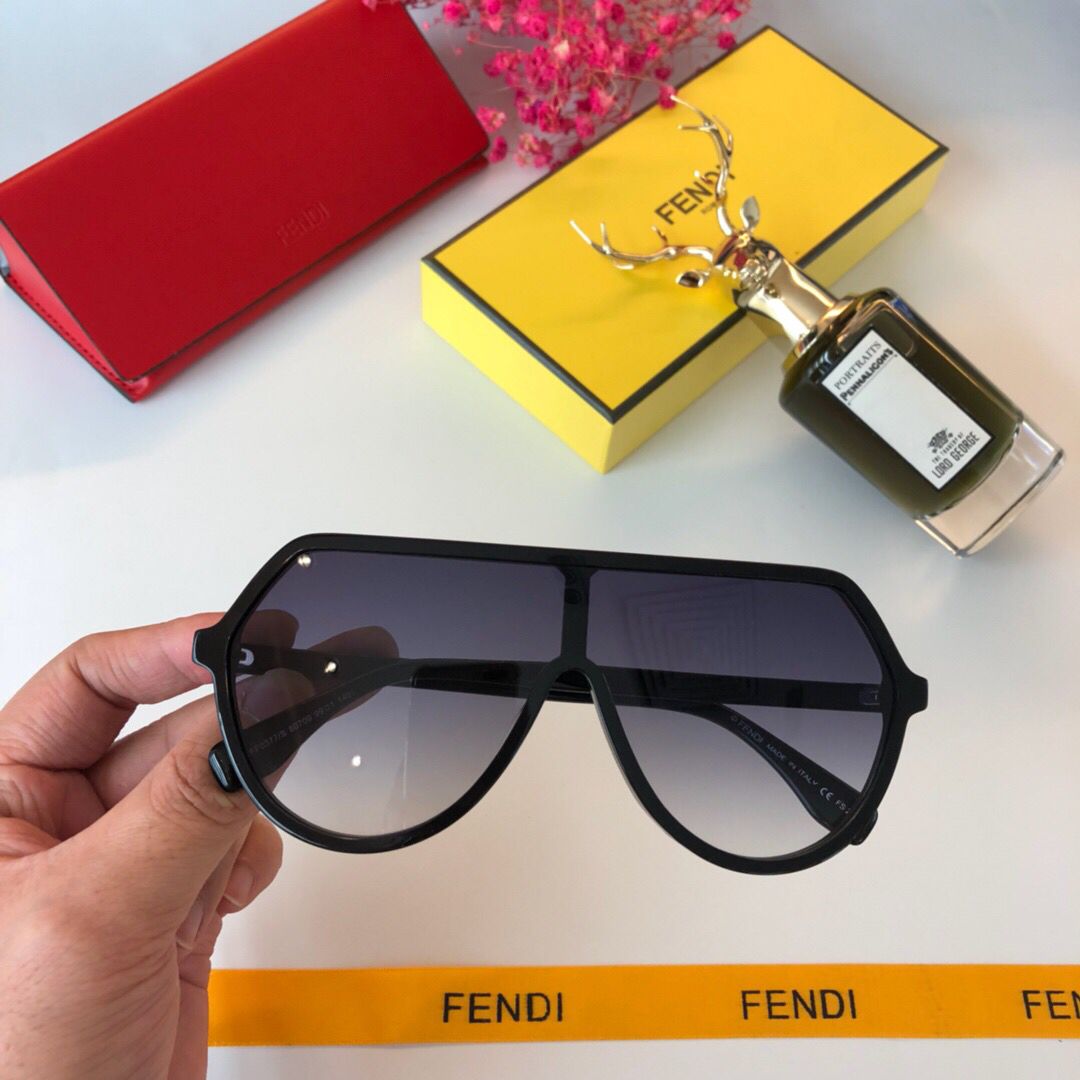 高仿芬迪男女款眼镜 芬迪眼镜 FENDI ROMA AMOR系列字母印花镜片男女通用太阳眼镜 
