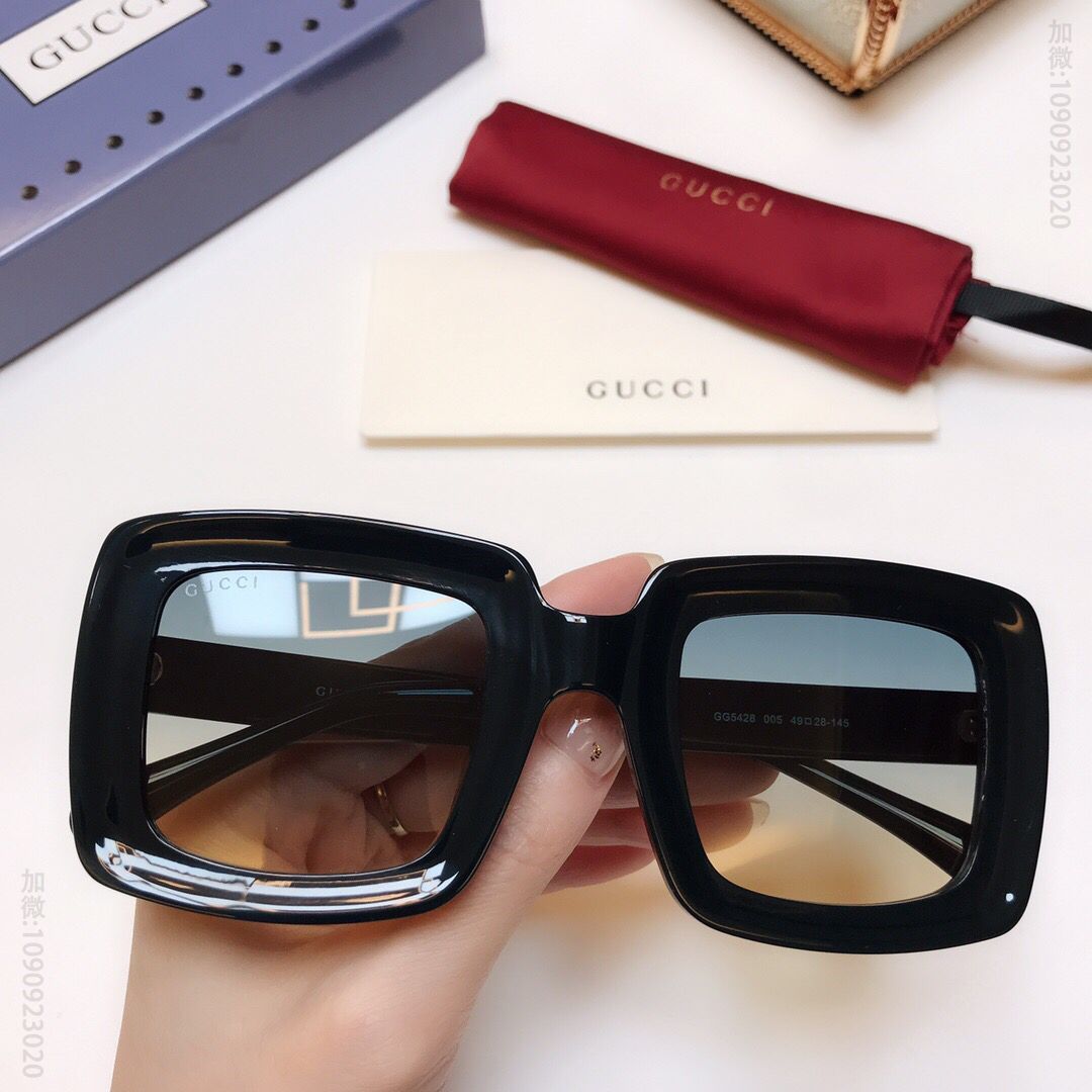 GUCCI古驰全拼写字母镜腿大框方框男女通用太阳眼镜