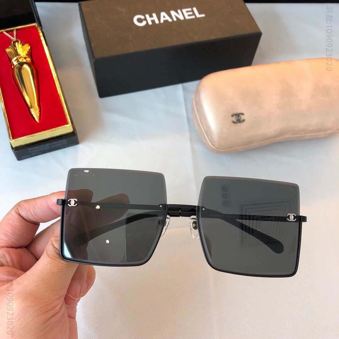 CHANEL香奈儿双C配饰镜腿字母logo女士太阳眼镜