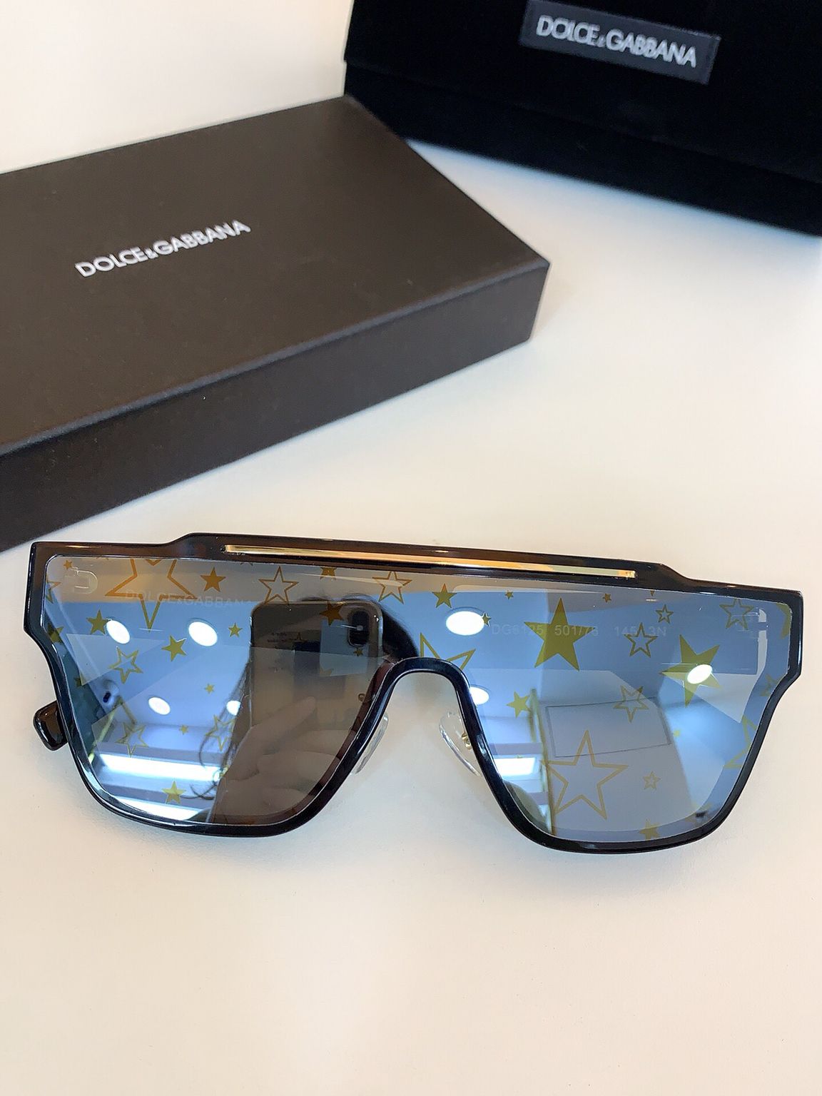 Dolce&Gabbana杜嘉班纳英文字母标识男女通用太阳眼镜