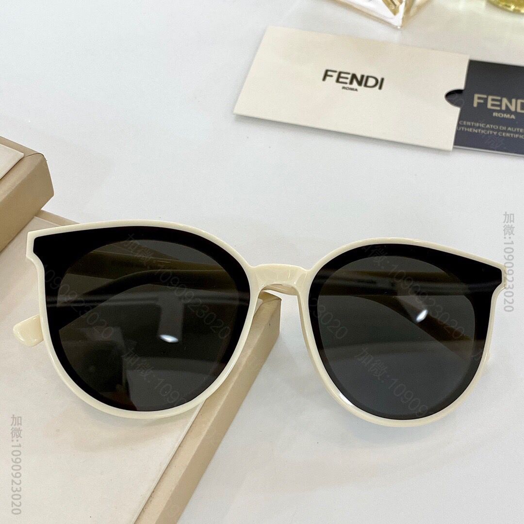 FENDI芬迪独特立体大方框小怪兽男女通用太阳眼镜