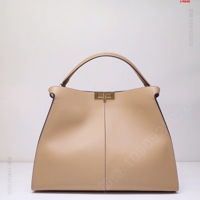 FENDI 柔软轻盈的大型手提包 高仿芬迪
