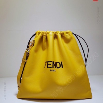 大号 FENDI 带抽绳的手拿包 A货芬迪