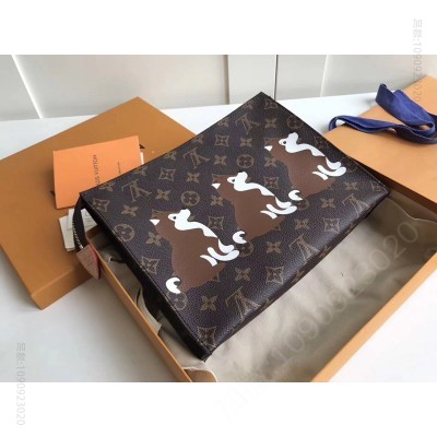 LV老花 M47542 LV Monogram帆布化妆盒 26号盥洗袋 LV柴犬系列 LV洗漱包