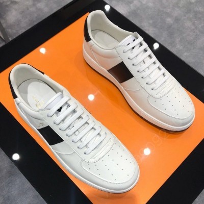 LV男鞋 LV Rivoli 运动鞋 小牛皮彩色饰边板鞋 黑色 高仿LV
