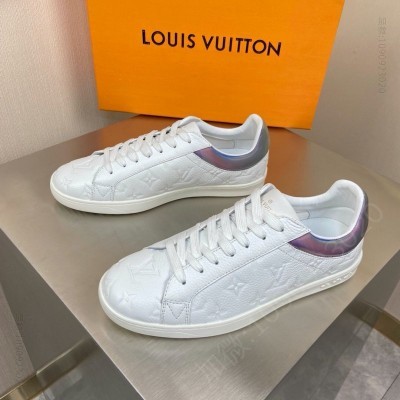 LV男鞋 LV LUXEMBOURG 运动鞋 虹彩织物男鞋 LV板鞋 白色 高仿LV