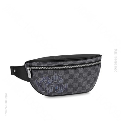 LV男包 LV Bumbag 腰包 2023新款灰色交织字母腰包 原单路易威...