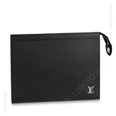 老花LV男包 LV POCHETTE VOYAGE 中号手袋 Taiga 皮革手包 黑色 原单路易威登男包 高仿LV