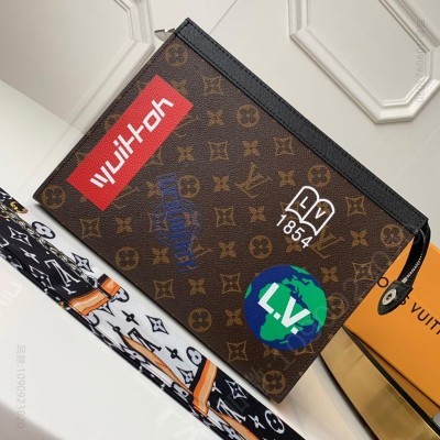 老花LV男包 LV LV Pochette Voyage 中号手袋 1854老花地球丝印 LV手包 原单路易威登男包 高仿LV