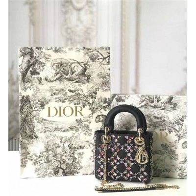 迪奥女包 Dior手袋 Lady Dior 经典戴妃包 三格手工刺绣 Dior链条包 黑色 高仿迪奥女包 原单迪奥