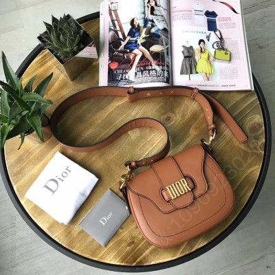 迪奥女包 迪奥Dior 2017新款女包 D-FENCE焦糖色小牛皮斜挎包 迪奥马鞍包 高仿迪奥女包