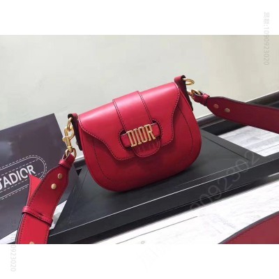 迪奥女包 迪奥Dior 2017新款女包 D-FENCE红色小牛皮斜挎包 迪奥马鞍包 高仿迪奥女包