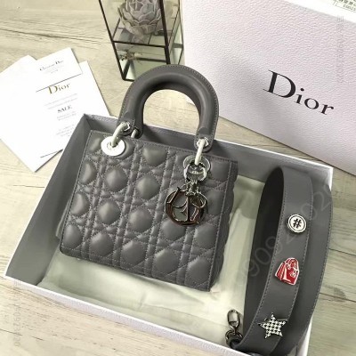 迪奥女包 Dior LADY DIOR小羊皮手提包 2017新款迪奥徽章戴妃包 灰色 高仿迪奥女包
