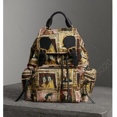 巴宝莉女包 巴宝莉 The Rucksack 中号 边框头像图案军旅背 军旅背包 焦茶棕 巴宝莉女包 原单巴宝莉