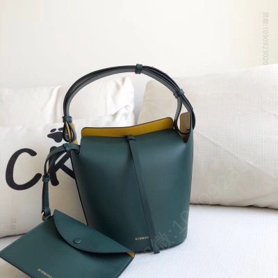 巴宝莉女包 巴宝莉新款子母包 The Bucket 小号 皮革水桶 绿色 高仿巴宝莉女包 原单巴宝莉