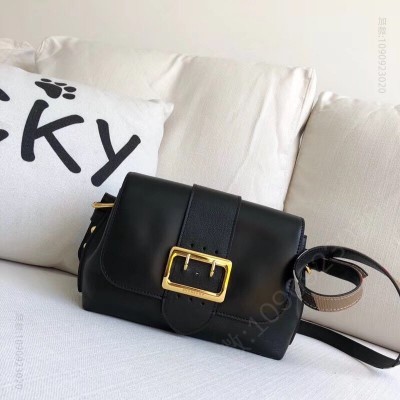 巴宝莉 Burberry巴宝莉 女士Buckle 翻盖舌头 单肩包 斜跨小方包 黑色 高仿巴宝莉女包 原单巴宝莉女包