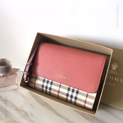 巴宝莉 BurBerry巴宝莉 经典翻盖 战马格纹 信封包 单肩斜挎包 粉色 高仿巴宝莉女包 原单巴宝莉女包