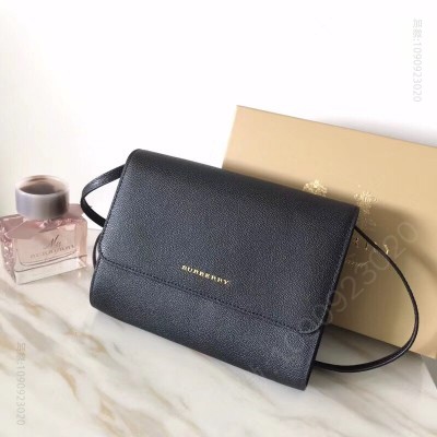 巴宝莉 BurBerry巴宝莉 经典翻盖 进口粒纹皮 信封包 单肩斜挎包 黑色 高仿巴宝莉女包 原单巴宝莉女包