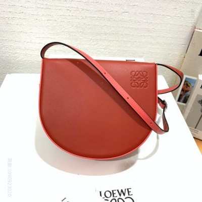 罗意威女包 Loewe罗意威 Heel bag mini手袋 小牛皮单肩斜挎包 棕色 原单罗意威女包
