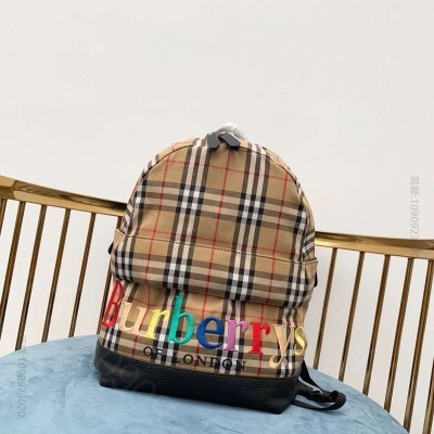 5366580 BURBERRY 新款格纹帆布 刺绣彩虹字母 双肩包 黑色