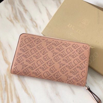 Burberry巴宝莉 激光冲孔式纹案 皮革 全拉链钱夹 浅卡其