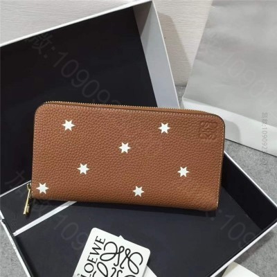3573 Loewe罗意威 全新stars系列 皮革 拉链钱夹 驼色