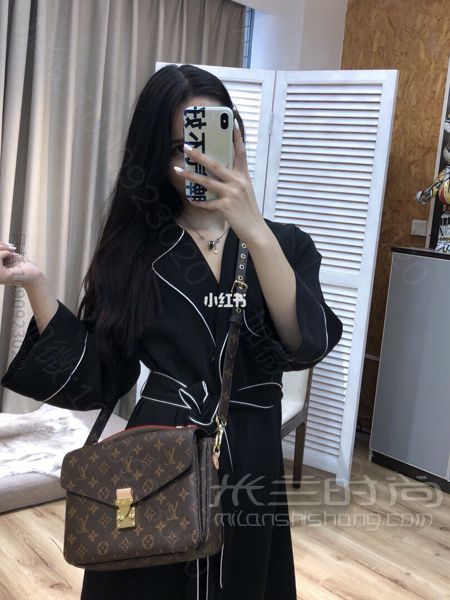 包治百病我的lv包包情结 相信很多女孩心中都有一个lv包包梦吧。_高仿包包
