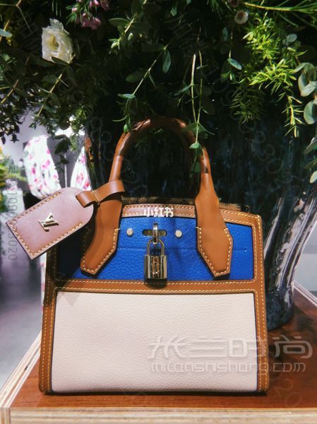 Dipsy迪西 逛完LV 2019早秋预览钱包不保了-lv的衣服的尺码m_高仿包包