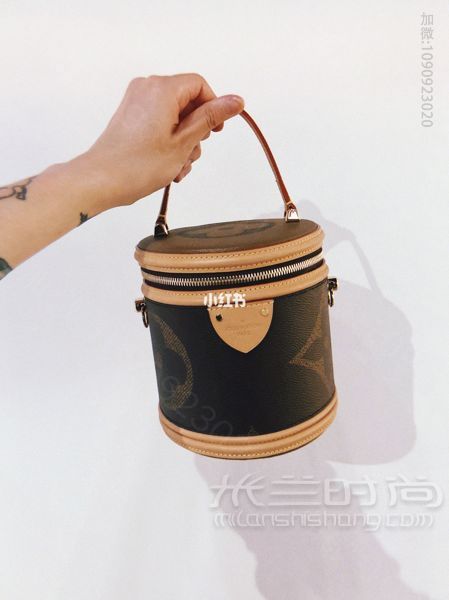 Dipsy迪西 逛完LV 2019早秋预览钱包不保了-lv的衣服的尺码m_高仿包包