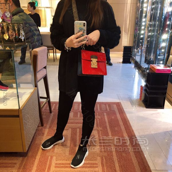 LV包包lv软盒子lv圆饼lv twist链条woc-奢饰品钱包lv女_高仿包包