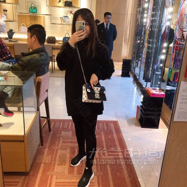 LV包包lv软盒子lv圆饼lv twist链条woc-奢饰品钱包lv女_高仿包包