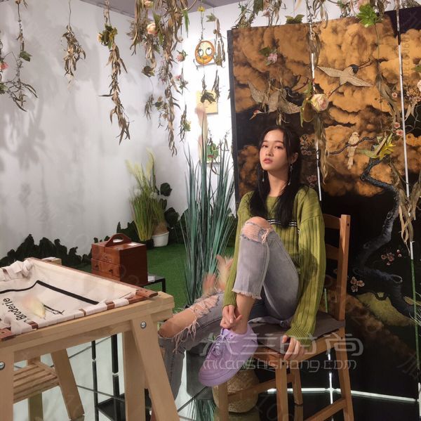 盐系穿搭  2021-04-05 做你的酷女孩超显瘦_高仿包包