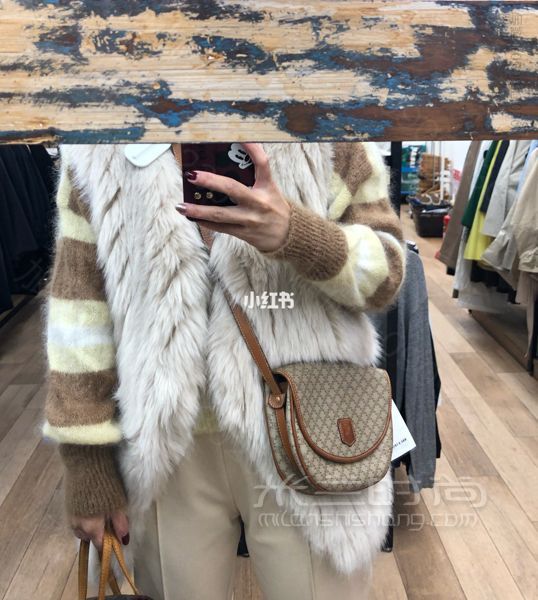 日本东京的中古包古着天堂下北泽！Lv只要500块！celine只要400块就带回家！_高仿包包