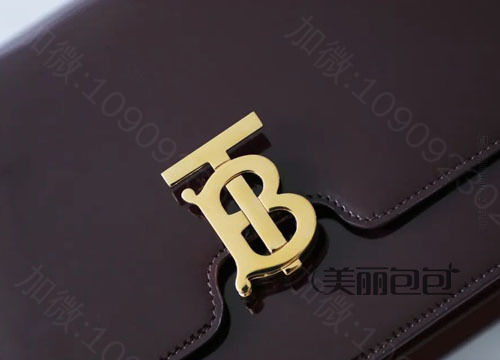 Pocket和TB锁扣包两个巴宝莉主打新系列 究竟选哪款好？