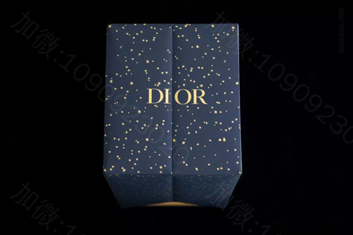 今年中秋季 lv dior hermes...这些品牌月饼真的太好看了！