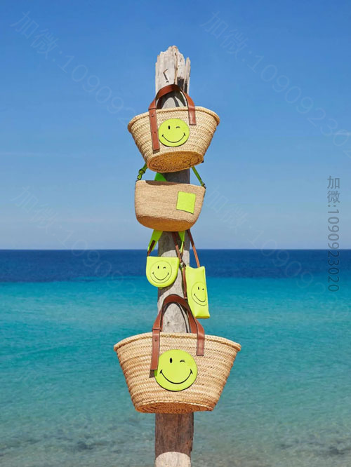 罗意威爱马仕这些卡通包 夏季搭配时尚又玩趣