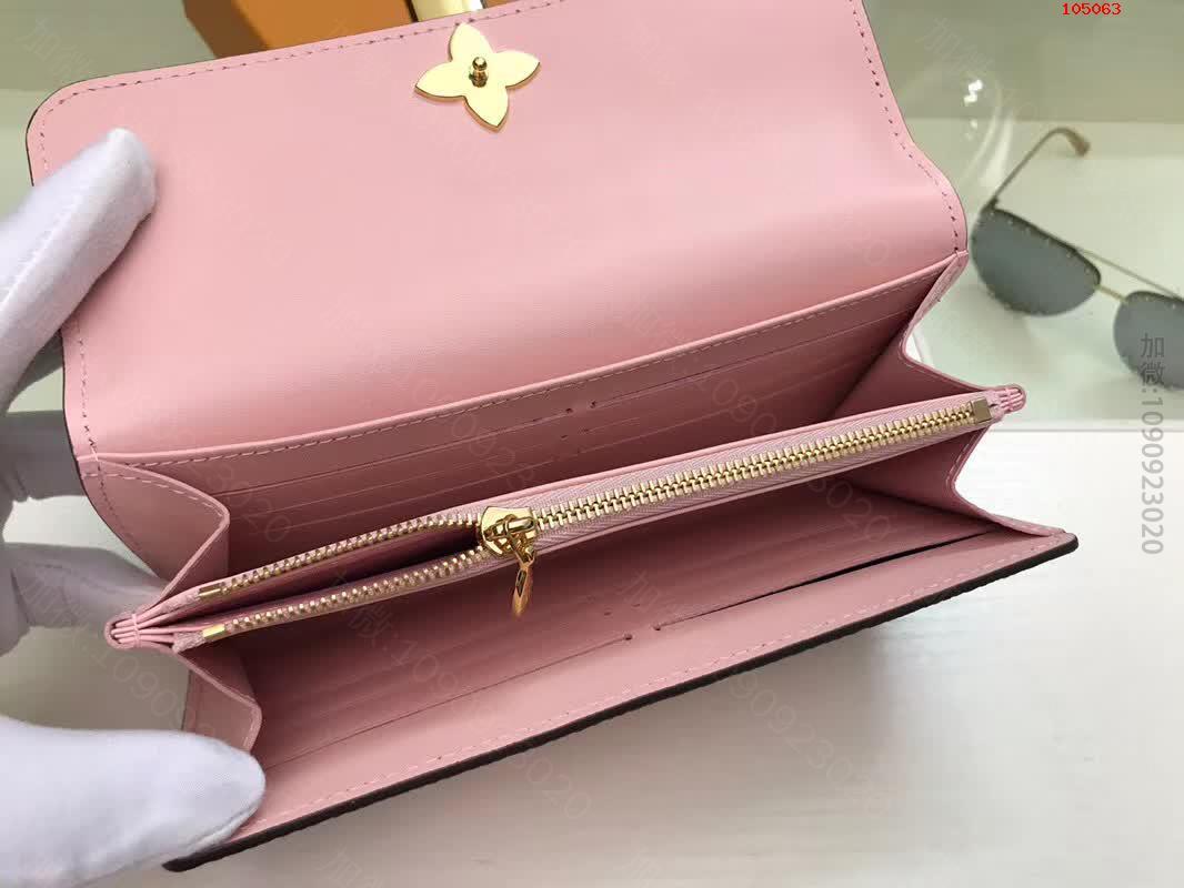 原单经典款LV钱包_一比一高仿路易威登LV手抓包_精仿LV手包_原版LV钱包和正品的区别_A货LV钱包
