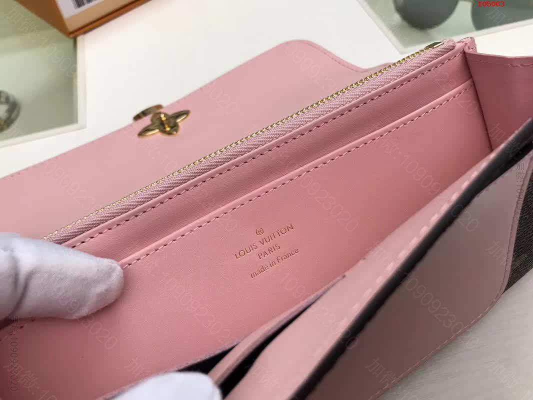 原单经典款LV钱包_一比一高仿路易威登LV手抓包_精仿LV手包_原版LV钱包和正品的区别_A货LV钱包