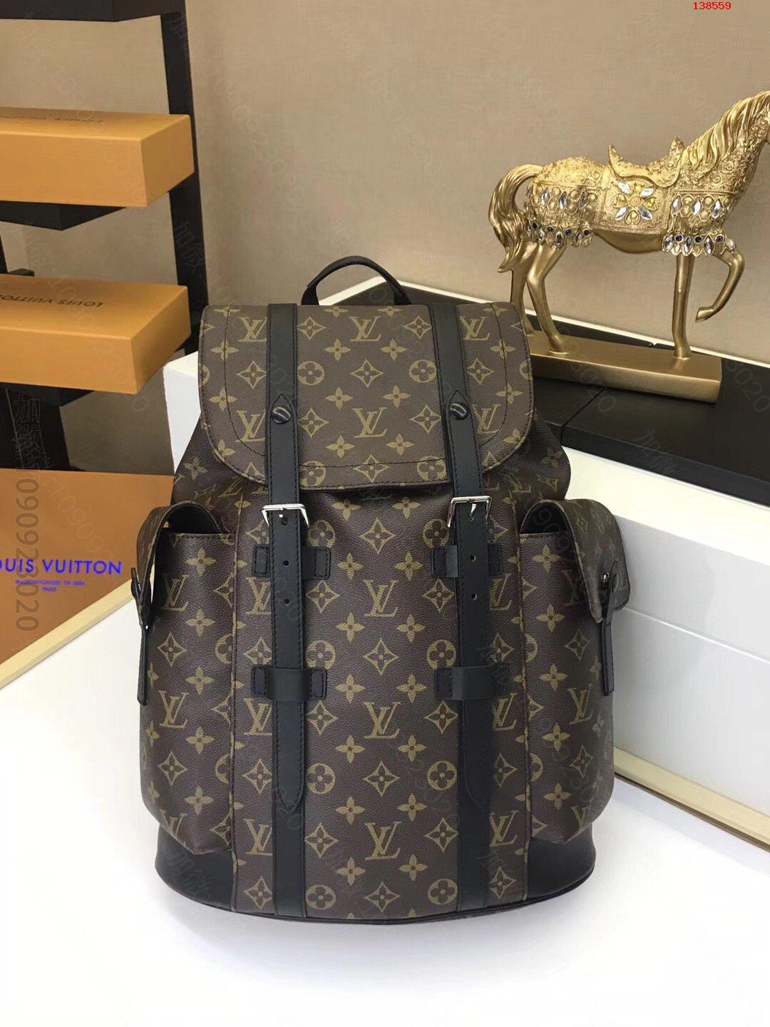 原单LV双肩包_哪里有卖高仿LV背包_精仿LV背包_原版LV双肩包_A货LV双肩包