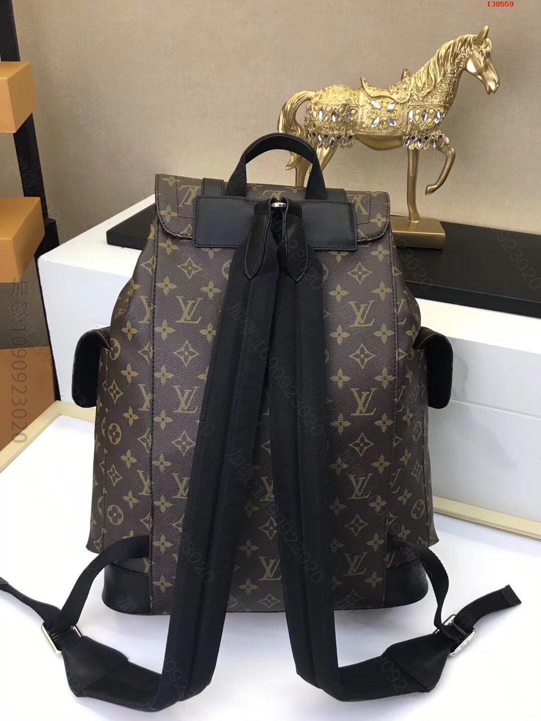 原单LV双肩包_哪里有卖高仿LV背包_精仿LV背包_原版LV双肩包_A货LV双肩包
