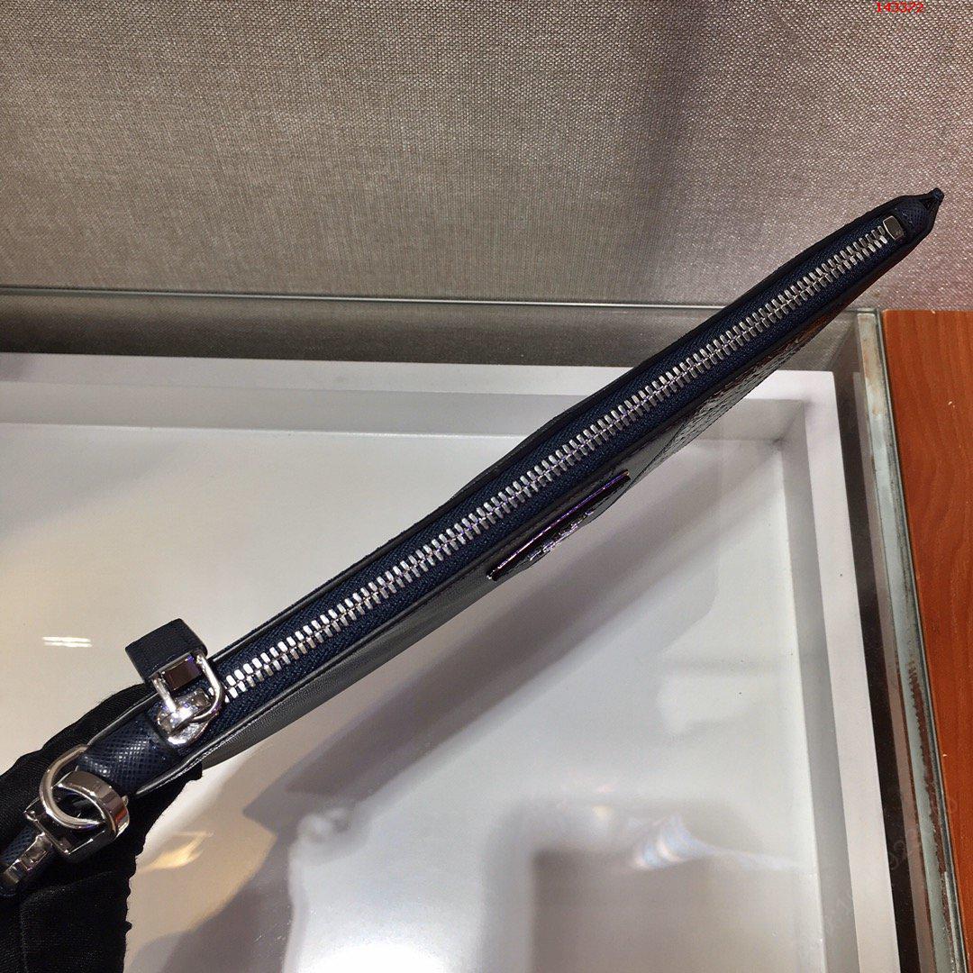 新款手包2NG005G男士手包原单货采用 高仿品牌手拿包/钱包 