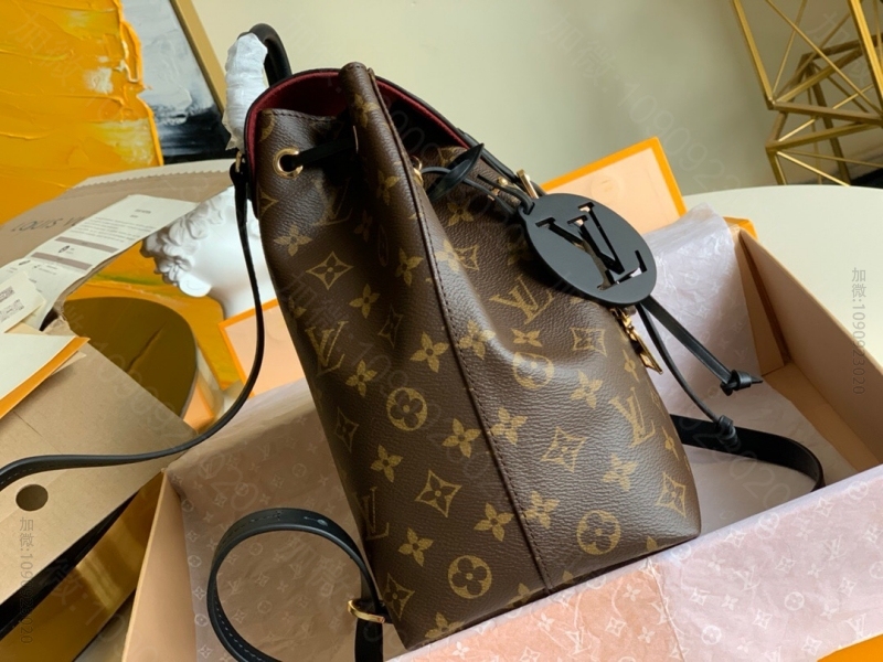 高仿LV双肩包,LV双肩包