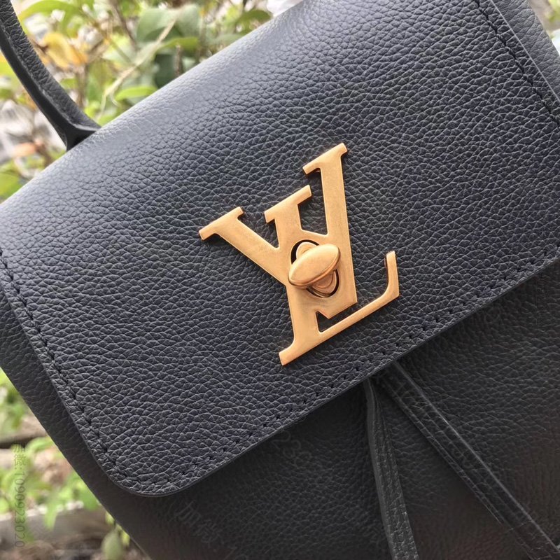 高仿LV双肩包,LV双肩包