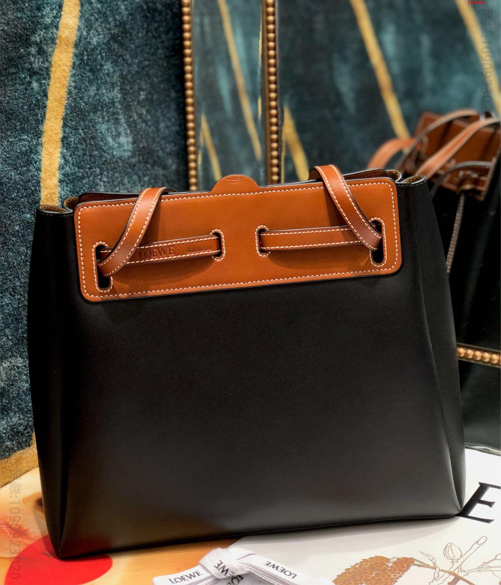LOEWE 罗意威专柜新品Lazosh 高仿罗意威包包价格怎么样 精仿罗意威女包 原版罗意威女包 A货罗意威女包 原单罗意威包包 261906